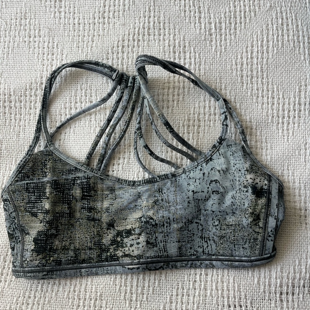 lululemon Free to be Bra